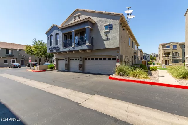 MLS: 6725148 Condo For Sale