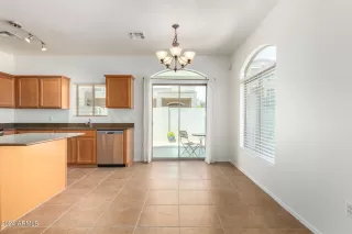 Photo #5: 6725148 Listing