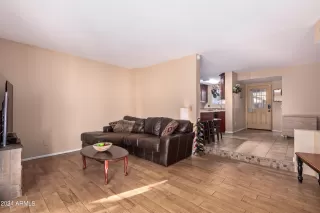 Photo #6: 6725210 Listing