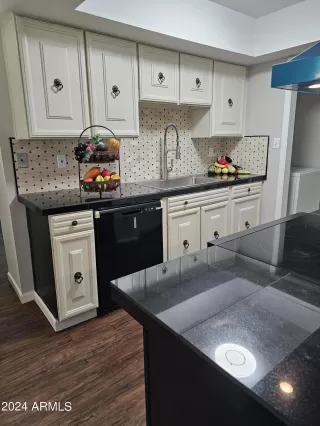 Photo #6: 6725365 Listing 