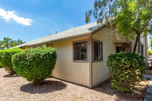 MLS: 6725479 Condo For Sale