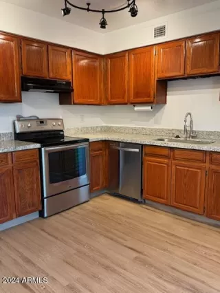 Photo #6: 6725658 Listing