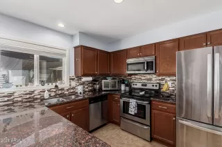 Photo #5: 6725783 Listing