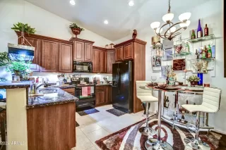 Photo #5: 6725851 Listing 