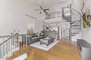 Photo #2: 6725865 Listing 