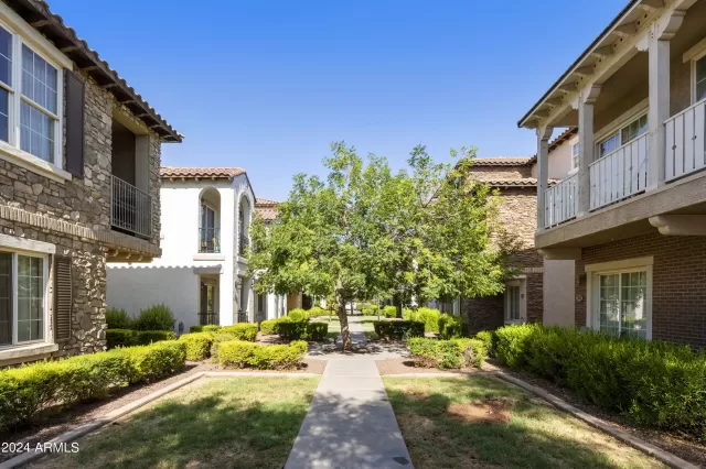 MLS: 6725906 Condo For Sale