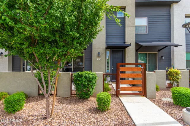 MLS: 6726233 Condo For Sale