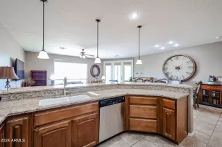 Photo #4: 6726290 Listing