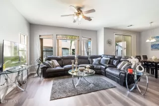 Photo #4: 6726697 Listing