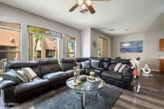 Photo #5: 6726697 Listing