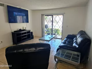 Photo #2: 6727132 Listing 