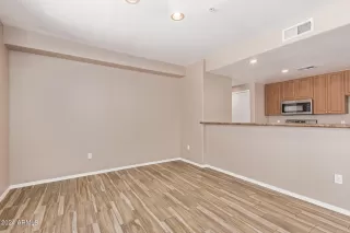 Photo #5: 6727357 Listing