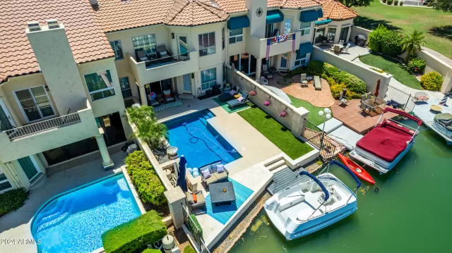 MLS: 6727429 Condo For Sale