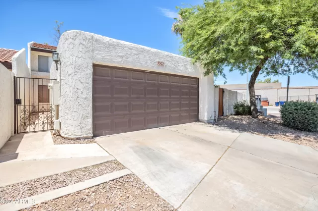 MLS: 6727572 Condo For Sale