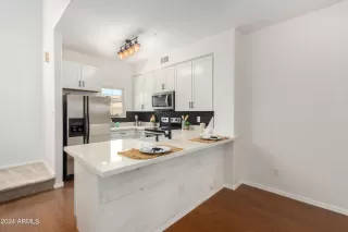 Photo #4: 6728057 Listing