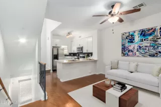 Photo #6: 6728057 Listing
