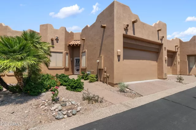 MLS: 6728382 Condo For Sale