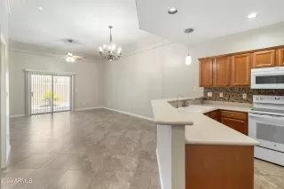 Photo #5: 6728382 Listing