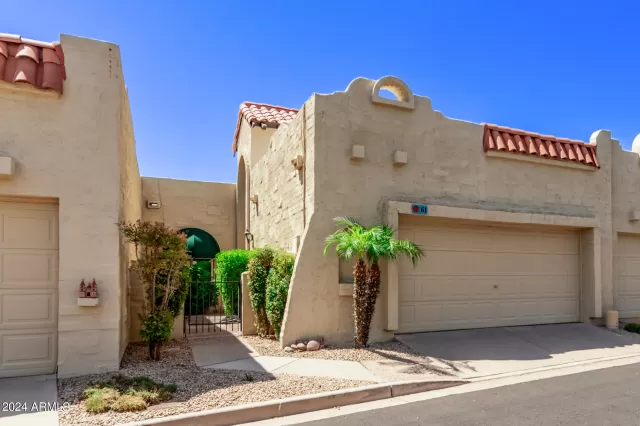 MLS: 6728464 Condo For Sale