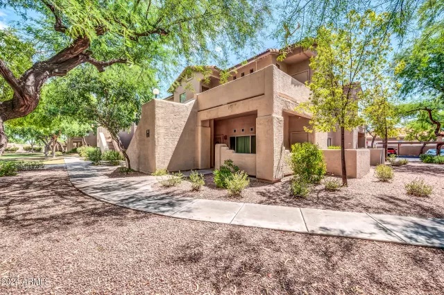 MLS: 6728575 Condo For Sale