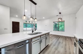 Photo #1: 6728575 Listing