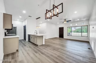 Photo #3: 6728575 Listing