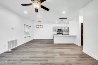 Photo #4: 6728575 Listing