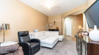 Photo #2: 6729095 Listing