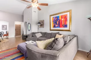 Photo #5: 6729186 Listing