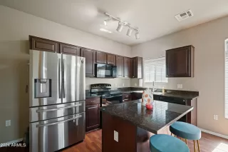 Photo #2: 6729204 Listing 