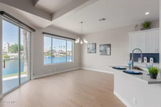 Photo #6: 6729612 Listing