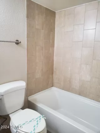 Photo #3: 6729903 Listing