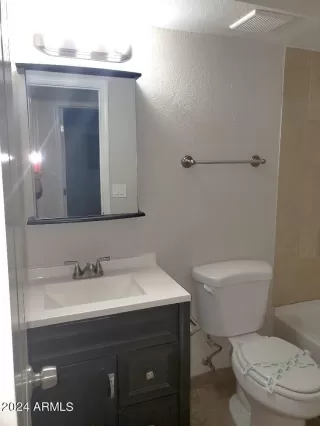 Photo #4: 6729903 Listing