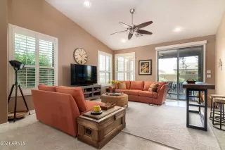 Photo #5: 6730136 Listing