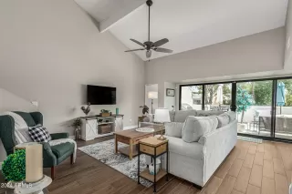 Photo #3: 6730230 Listing 