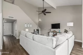 Photo #4: 6730230 Listing 