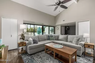 Photo #6: 6730230 Listing 