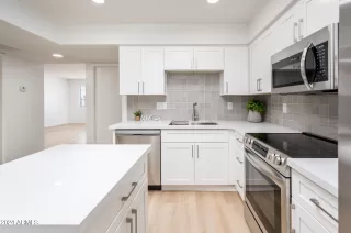 Photo #2: 6730490 Listing