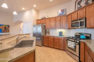 Photo #6: 6730794 Listing