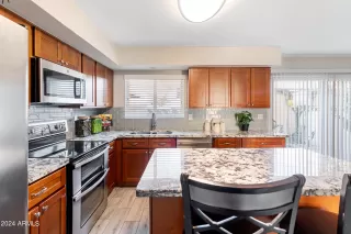 Photo #2: 6731129 Listing 