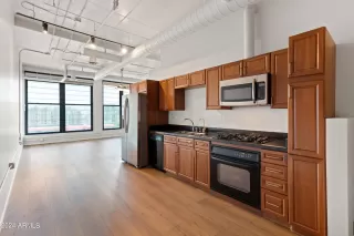 Photo #3: 6731422 Listing