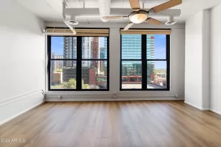 Photo #5: 6731422 Listing