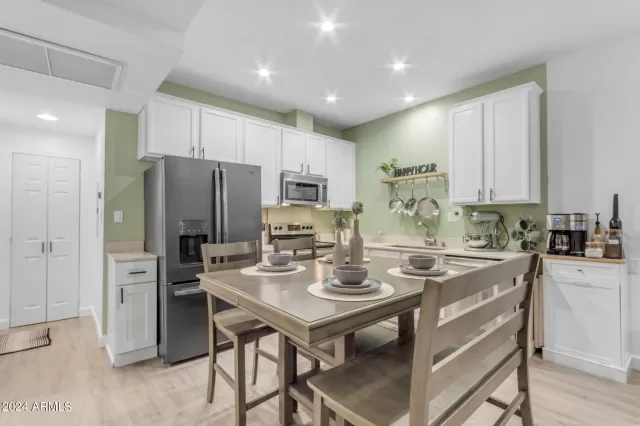 MLS: 6731443 Condo For Sale