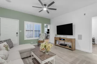 Photo #6: 6731443 Listing