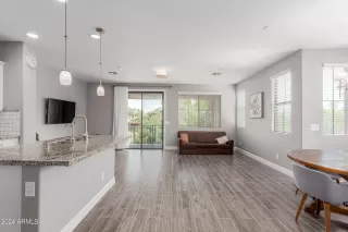 Photo #5: 6731840 Listing