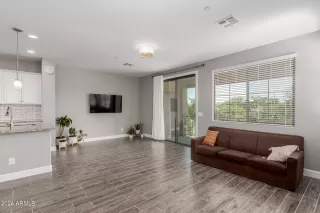 Photo #6: 6731840 Listing