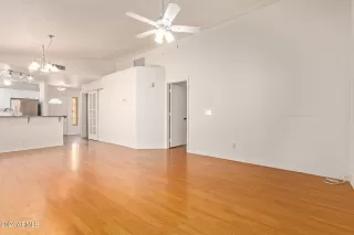 Photo #5: 6731867 Listing