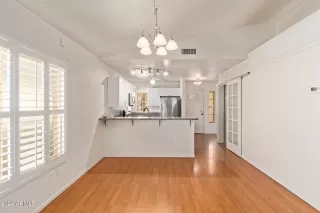 Photo #6: 6731867 Listing