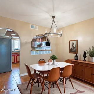 Photo #2: 6732136 Listing