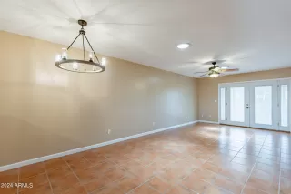 Photo #4: 6732136 Listing